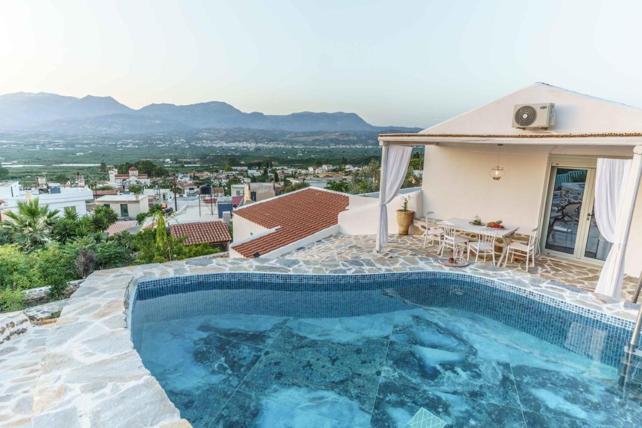 Villa Simantiri Pombia ภายนอก รูปภาพ