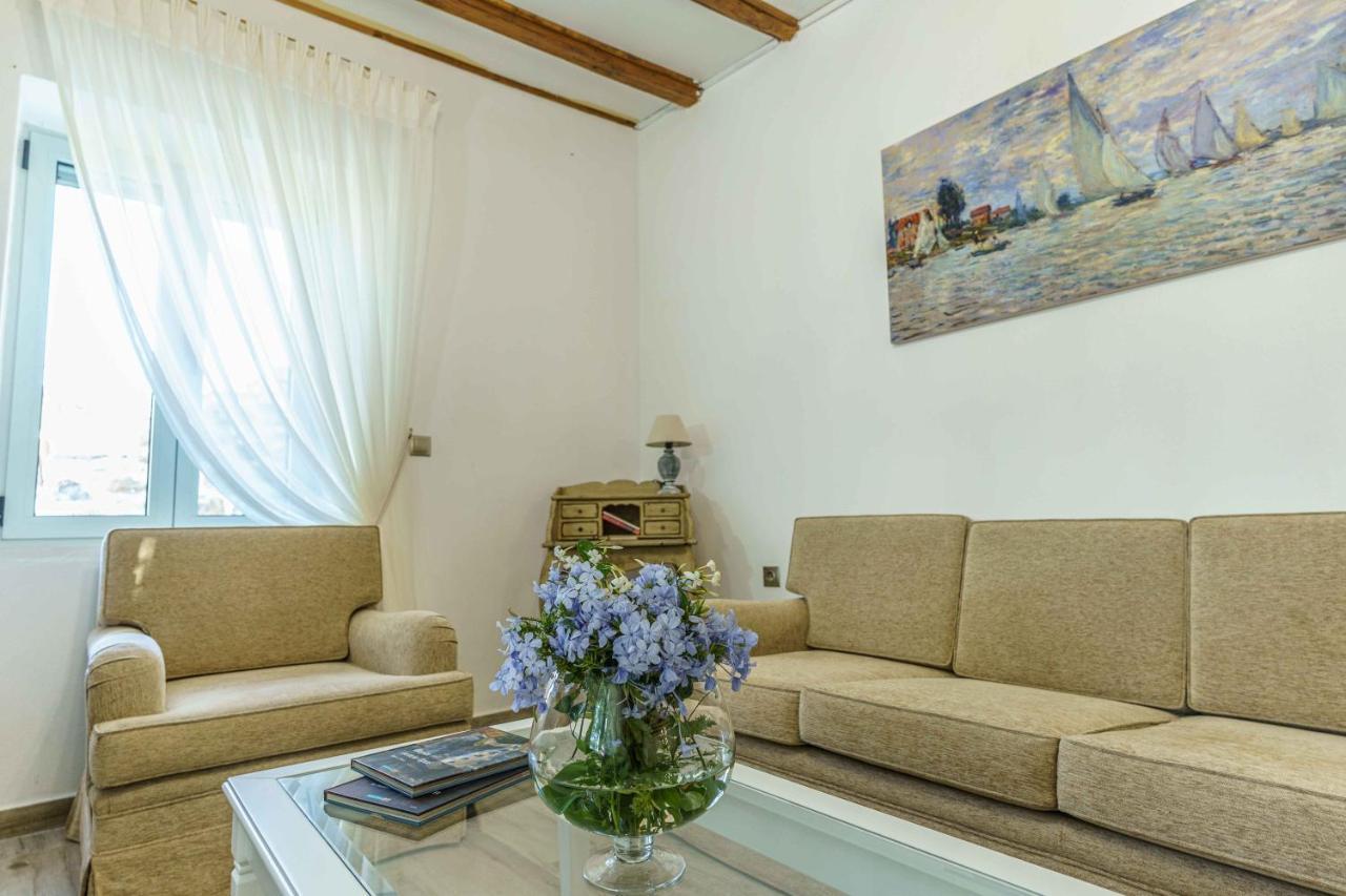 Villa Simantiri Pombia ภายนอก รูปภาพ