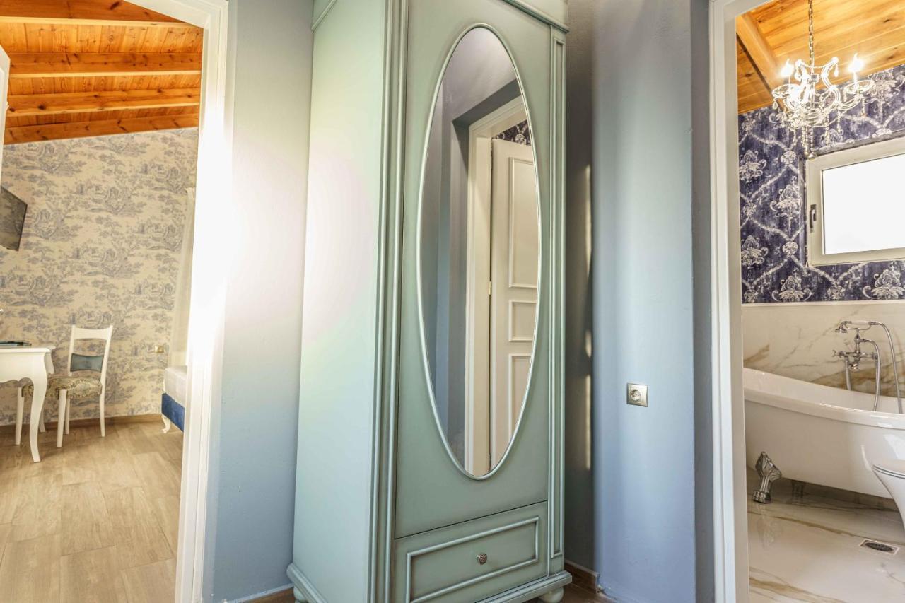 Villa Simantiri Pombia ภายนอก รูปภาพ