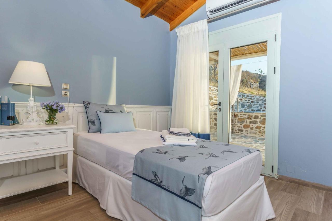 Villa Simantiri Pombia ภายนอก รูปภาพ