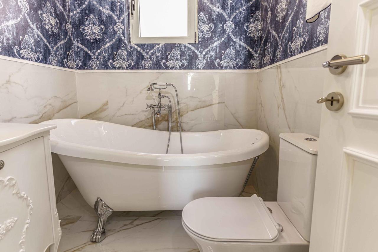 Villa Simantiri Pombia ภายนอก รูปภาพ
