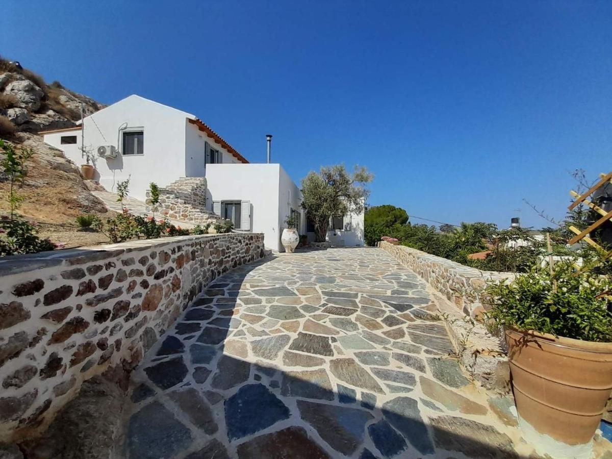 Villa Simantiri Pombia ภายนอก รูปภาพ