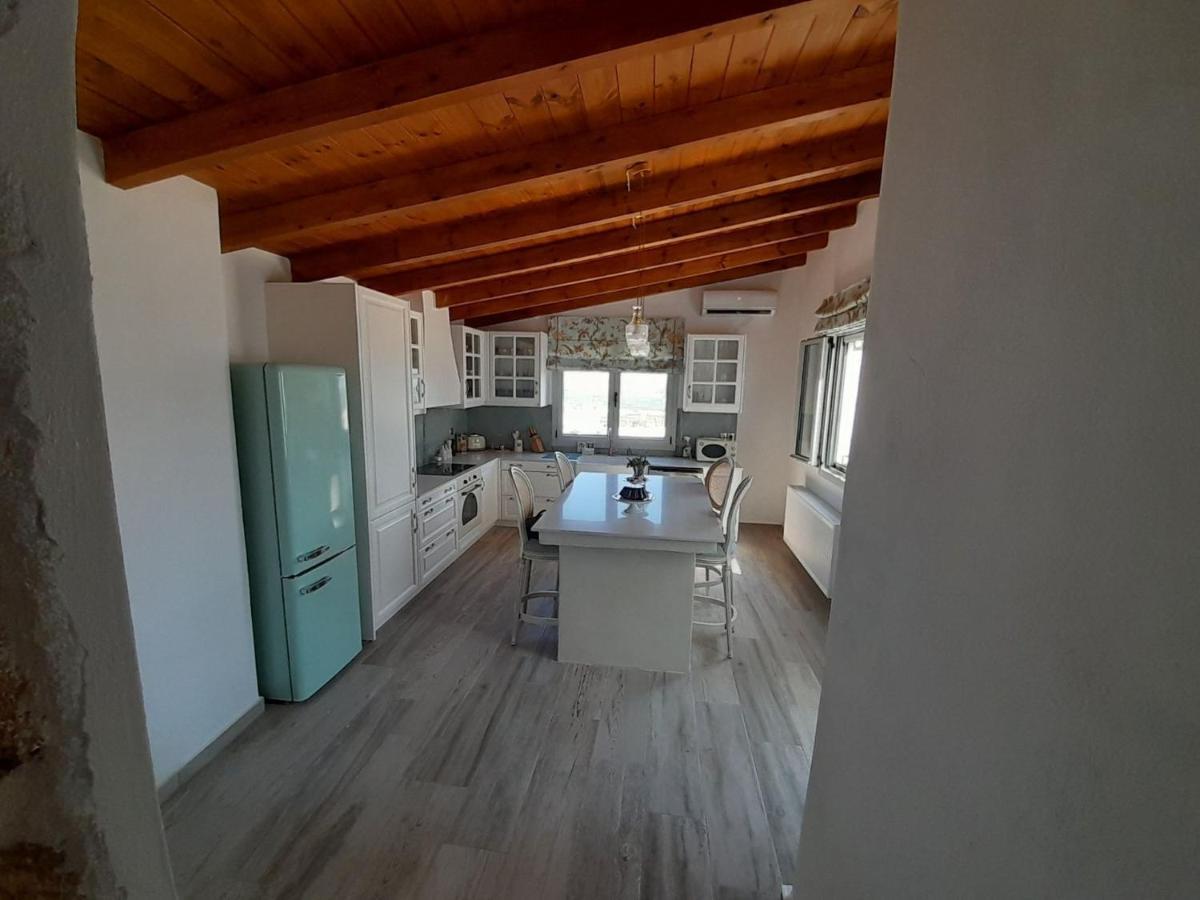 Villa Simantiri Pombia ภายนอก รูปภาพ
