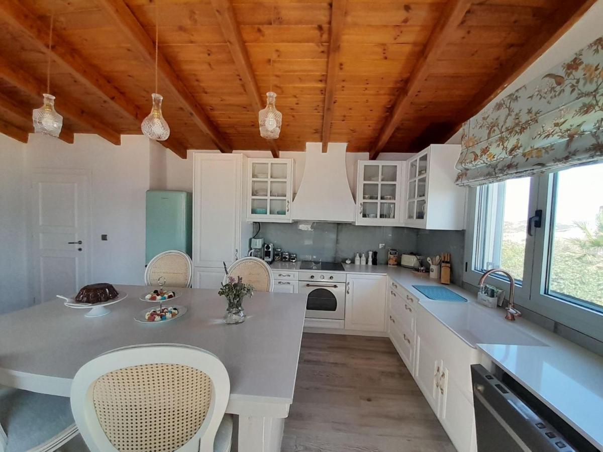 Villa Simantiri Pombia ภายนอก รูปภาพ