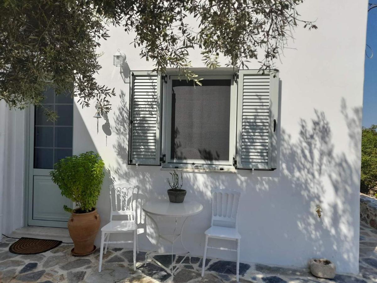 Villa Simantiri Pombia ภายนอก รูปภาพ